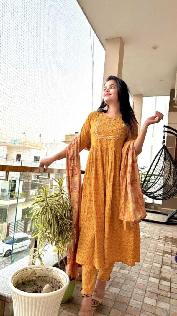Viscose Chanderi Yogita Suits & Dresses | Printed Yellow Salwar Haldi Outfits - Image 3